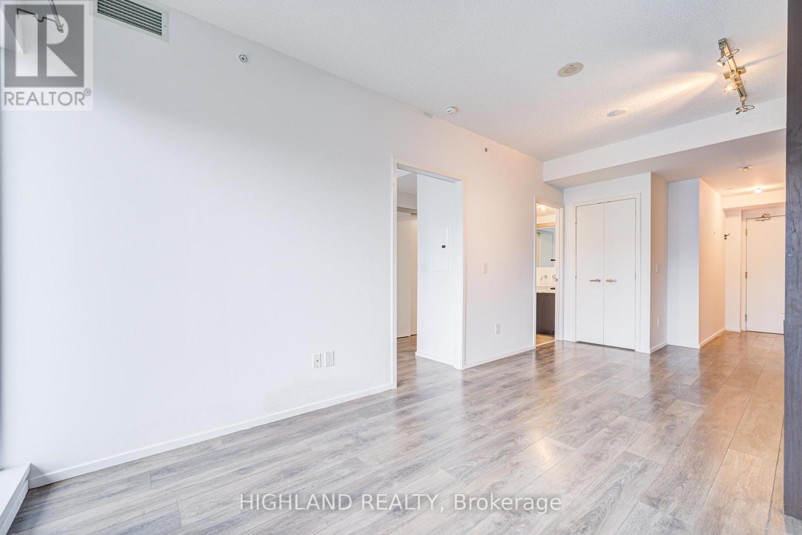 3004 - 159 Dundas Street E, Toronto, Ontario  M5B 0A9 - Photo 17 - C12068106
