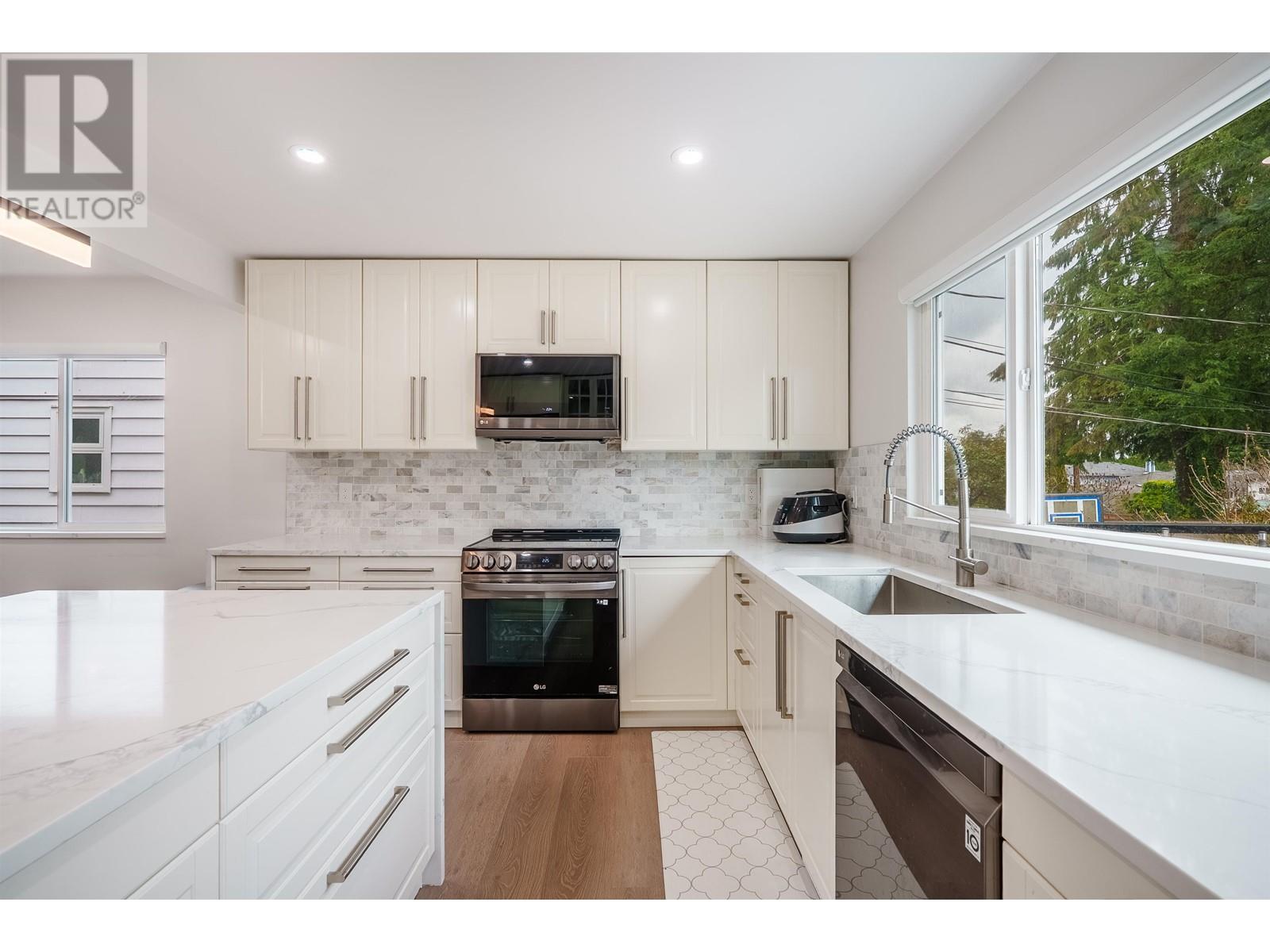 757 E 18th Street, North Vancouver, British Columbia  V7L 2Y7 - Photo 7 - R2981421