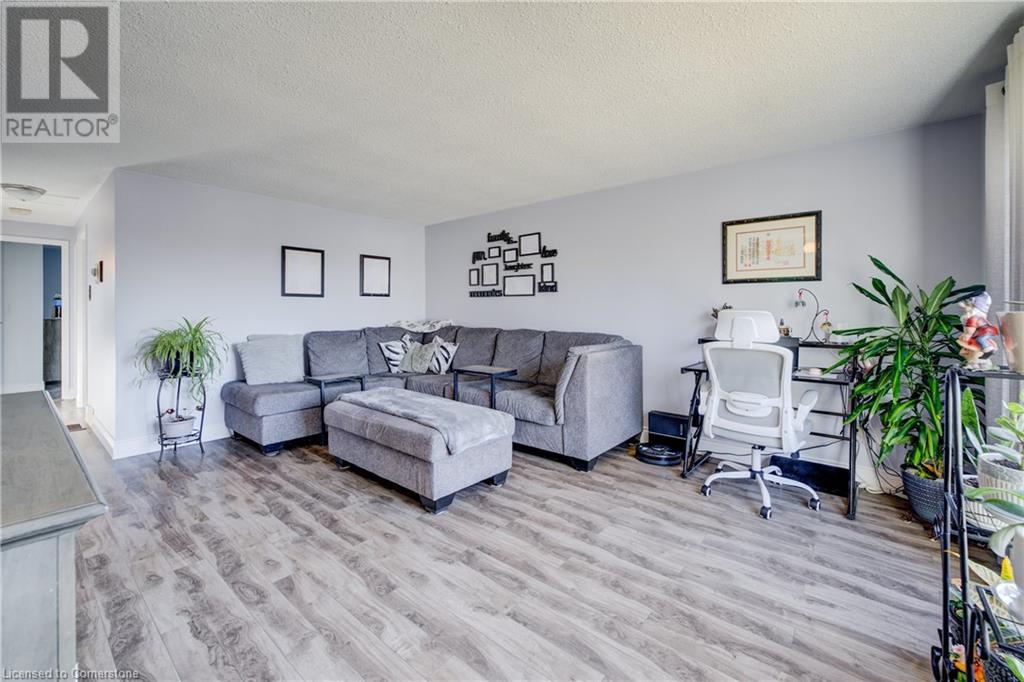 Property at 26 CLUTHE Crescent image 3