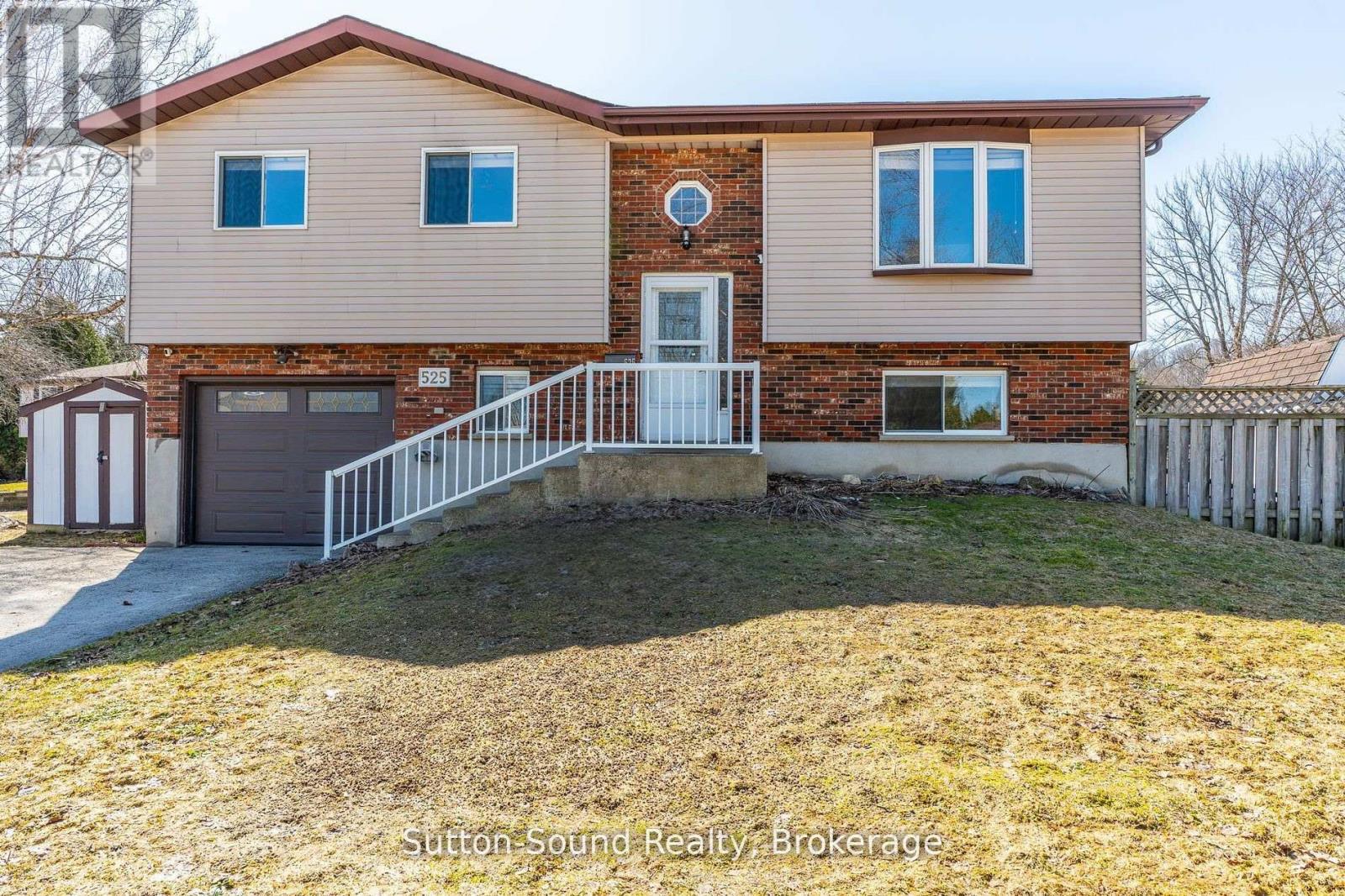 525 2nd St W, Owen Sound, Ontario  N4K 6R6 - Photo 3 - X12068163