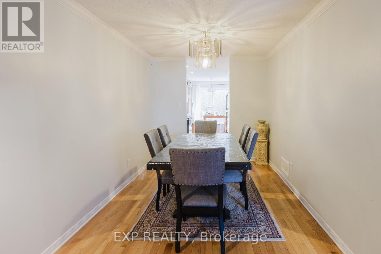 21 Ashpark Crescent, Ottawa, Ontario  K1T 3N8 - Photo 8 - X12068139