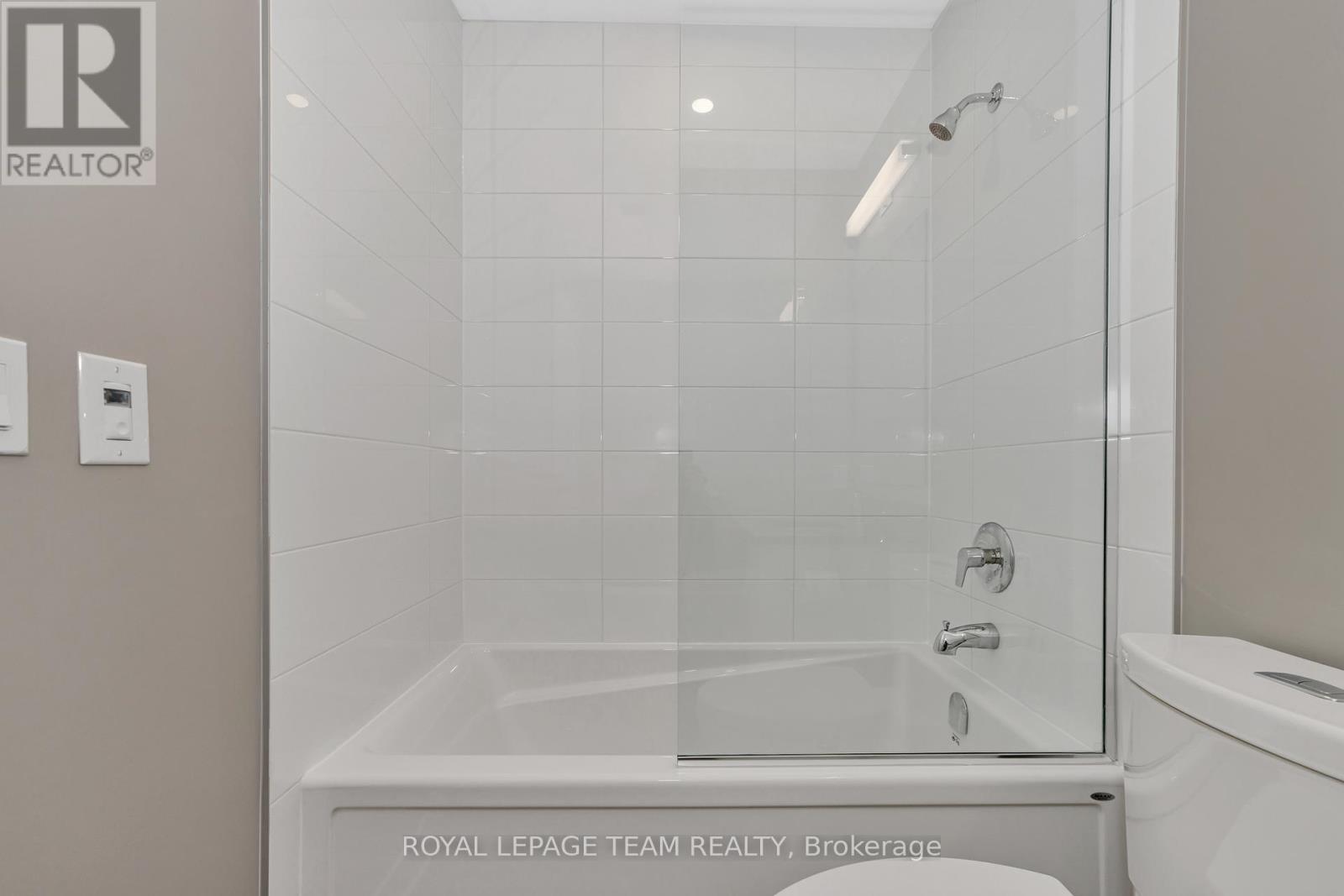 Property at 306 - 360 DESCHATELETS AVENUE image 4