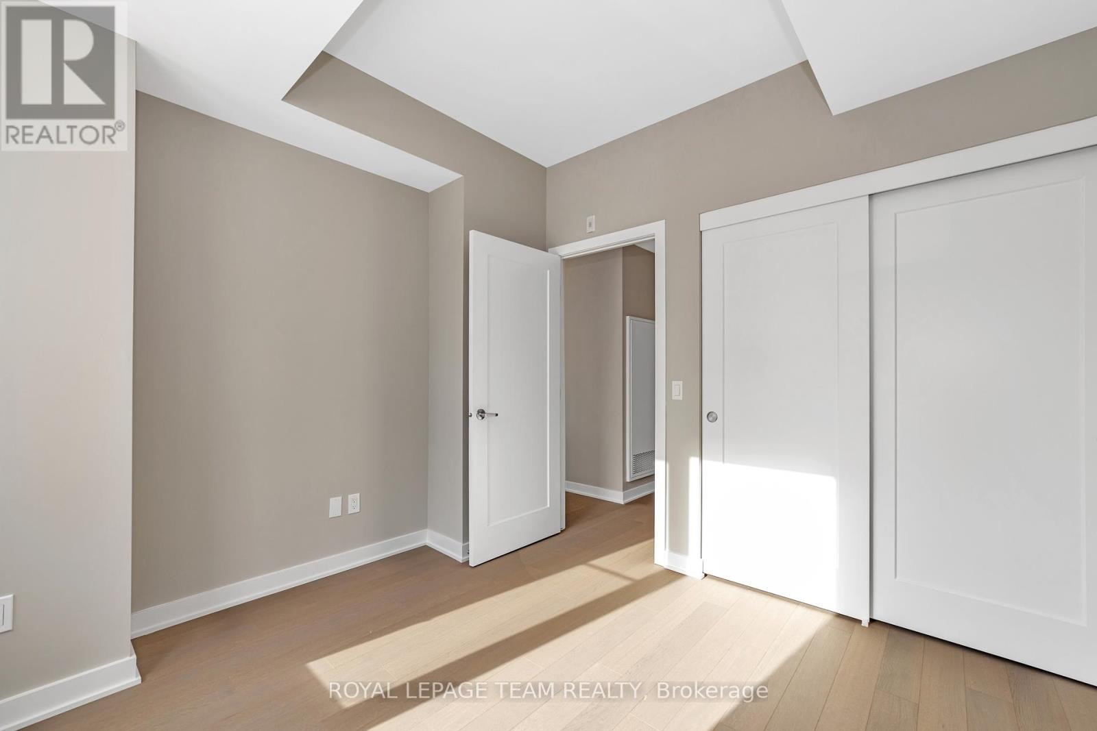 306 - 360 Deschatelets Avenue, Ottawa, Ontario  K1S 5Y1 - Photo 6 - X12068168