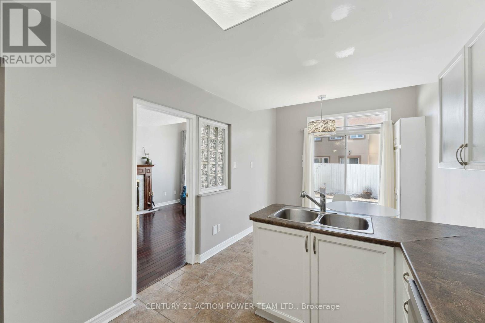 13 Avonhurst Avenue, Ottawa, Ontario  K2J 4K9 - Photo 15 - X12068172
