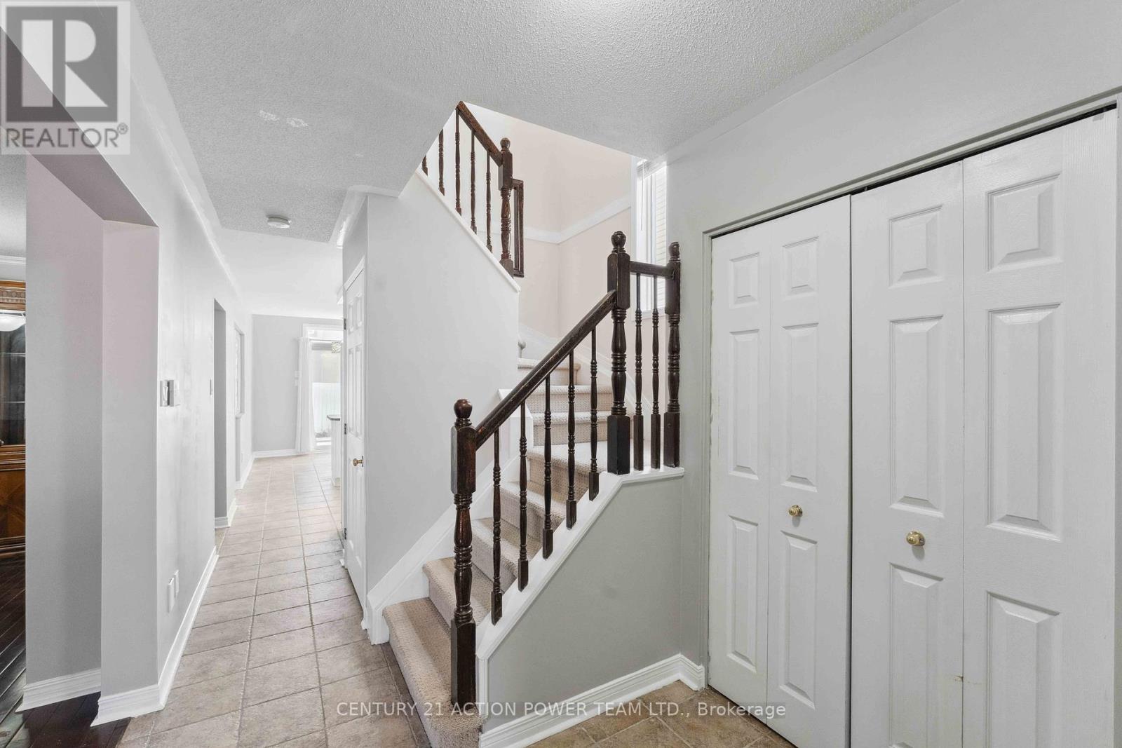 13 Avonhurst Avenue, Ottawa, Ontario  K2J 4K9 - Photo 6 - X12068172
