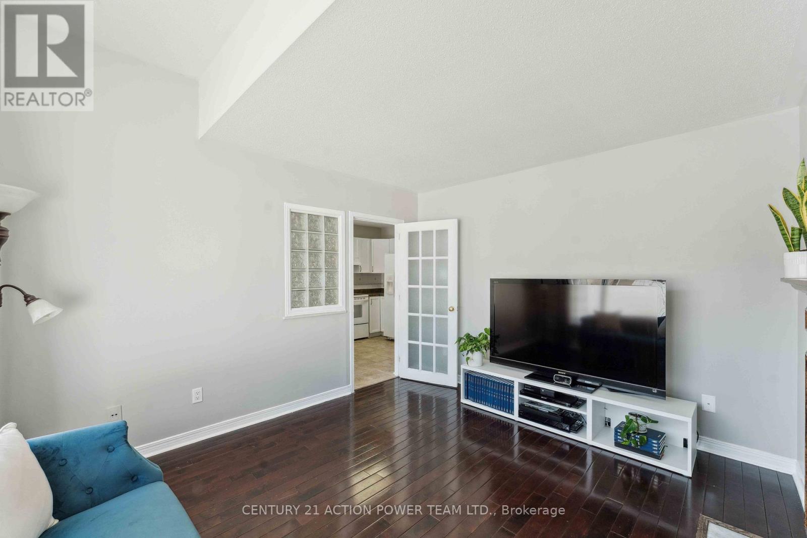 13 Avonhurst Avenue, Ottawa, Ontario  K2J 4K9 - Photo 9 - X12068172