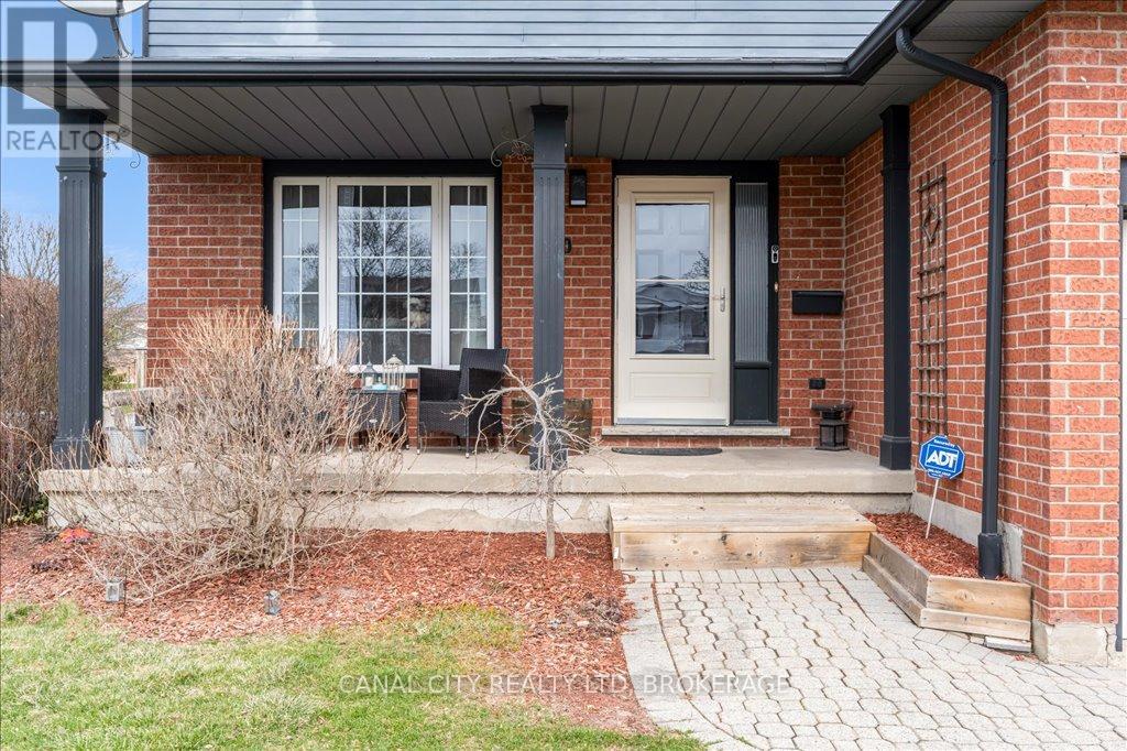 20 Capri Street, Thorold, Ontario  L2V 4S8 - Photo 2 - X12063955