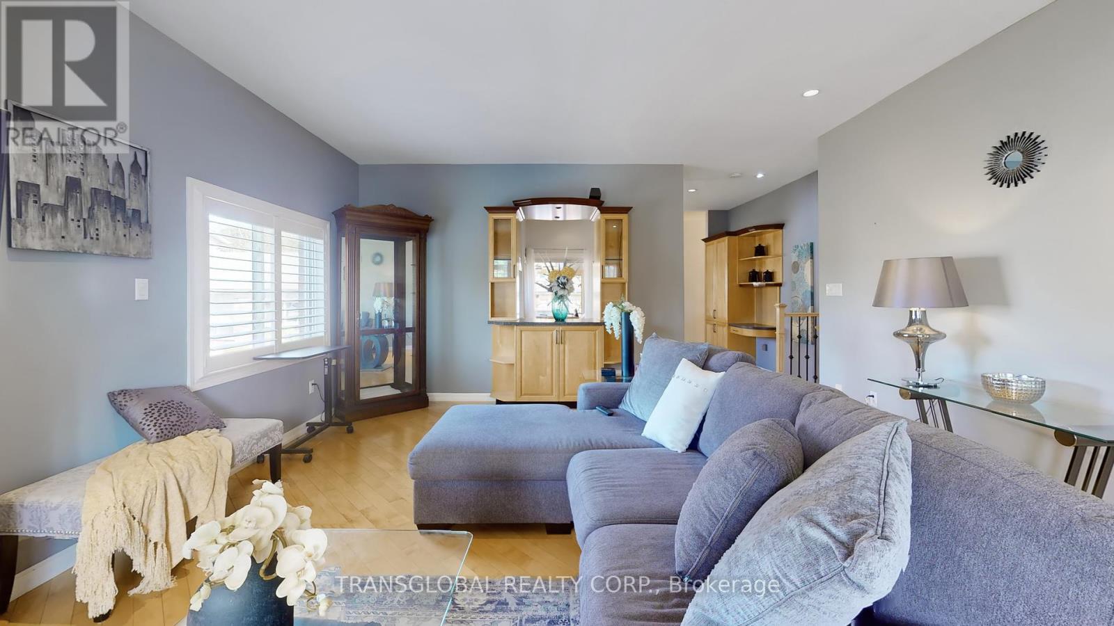 Property at 130 BAYVIEW AVENUE image 4