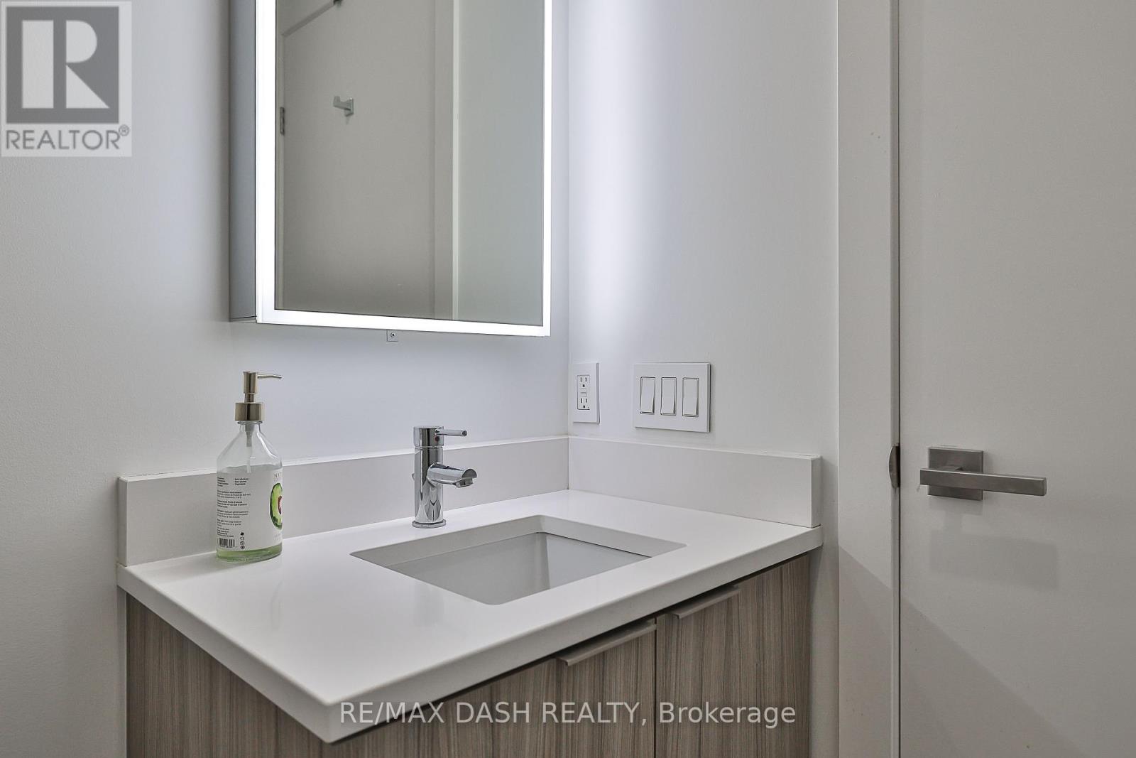215 - 223 St. Clair Avenue W, Toronto, Ontario  M4V 1R3 - Photo 23 - C12068109