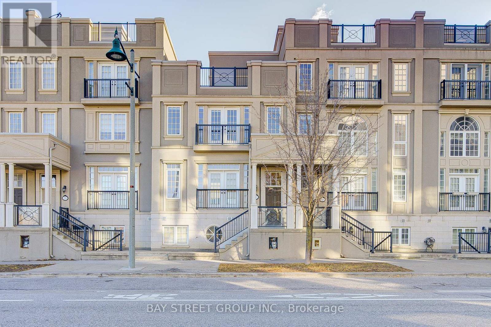 Property at 27 ROUGE VALLEY DRIVE W image 1