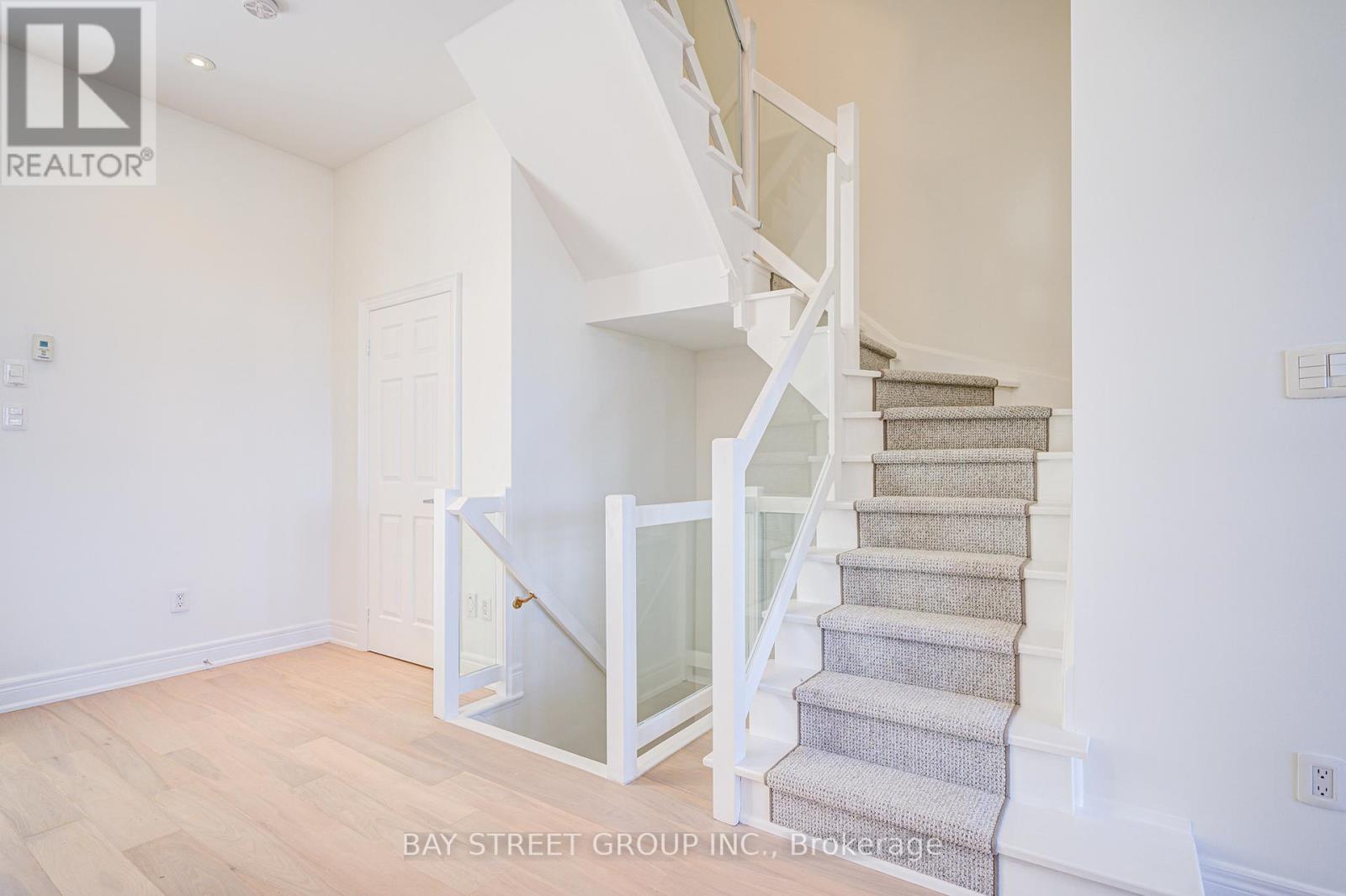 27 Rouge Valley Drive W, Markham, Ontario  L6G 0C1 - Photo 13 - N12068130