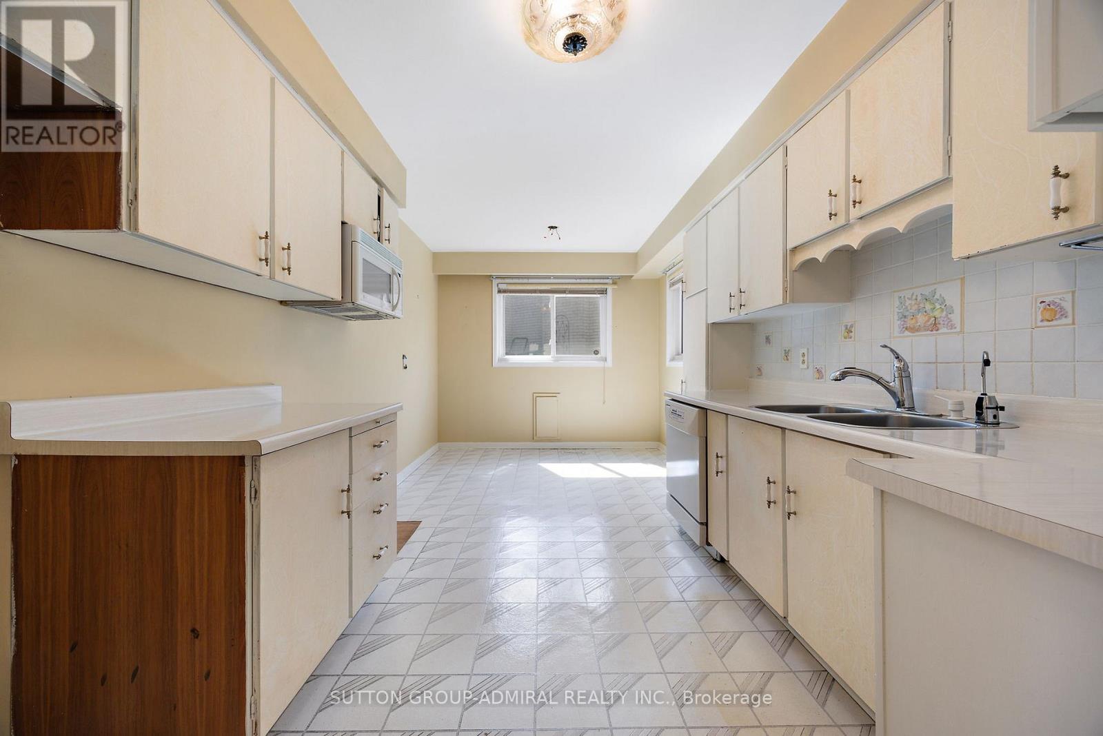 20 Mango Drive, Toronto, Ontario  M2K 2G1 - Photo 23 - C12068156