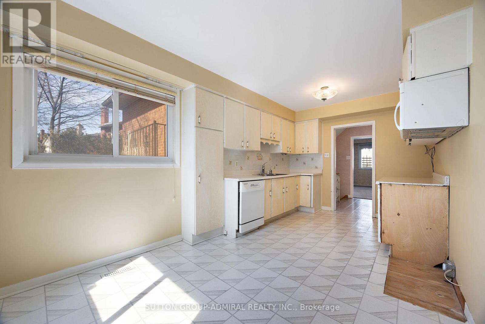 20 Mango Drive, Toronto, Ontario  M2K 2G1 - Photo 24 - C12068156