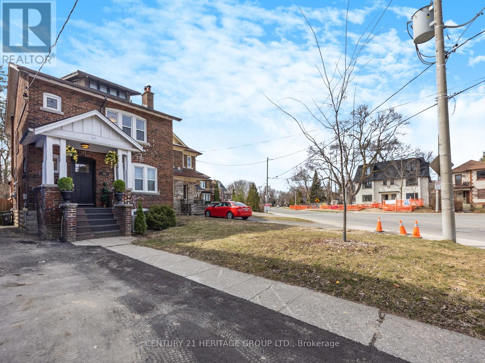 Property at 49 YONGE BOULEVARD image 1