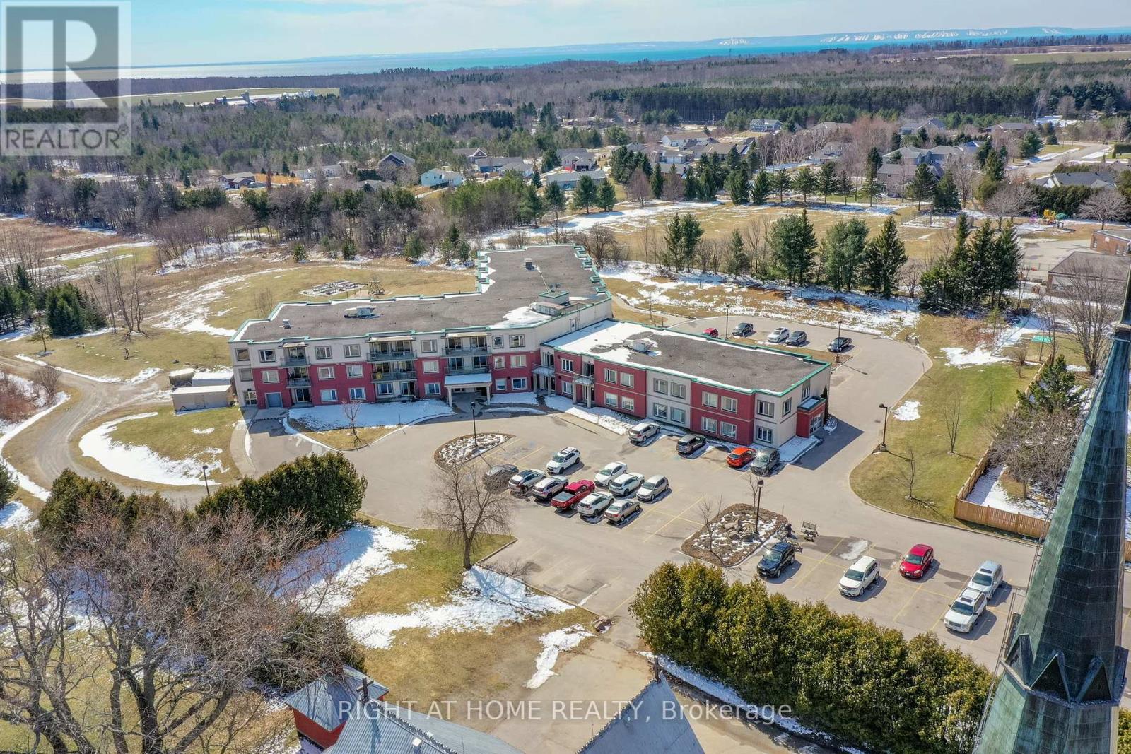 208 - 333 LAFONTAINE ROAD W, Tiny, Ontario