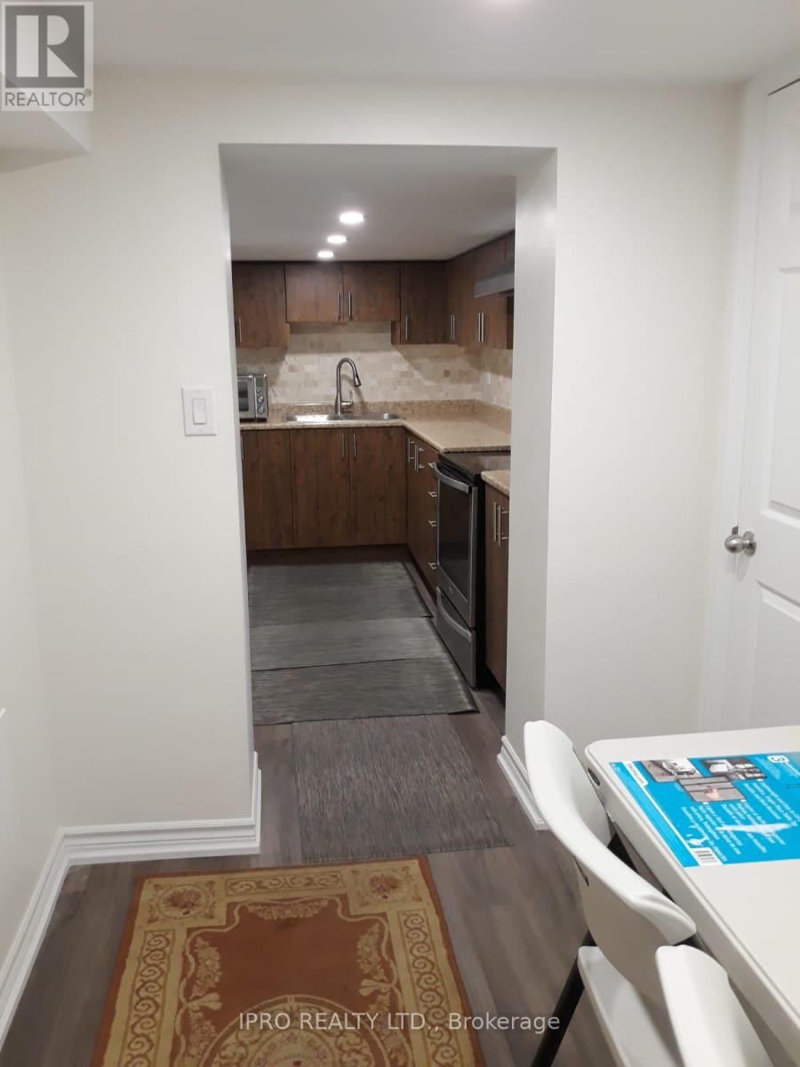 Bsmt - 4039 Coachman Circle, Mississauga, Ontario  L5M 6Y5 - Photo 4 - W12066322