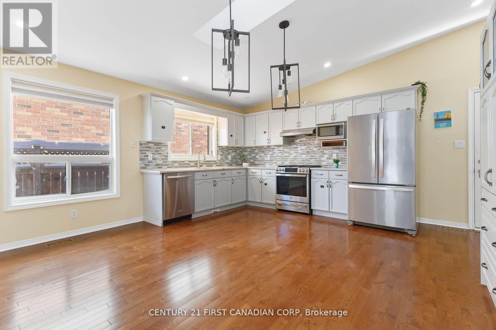 256 White Sands Drive, London South, Ontario  N6M 1H9 - Photo 11 - X12068232