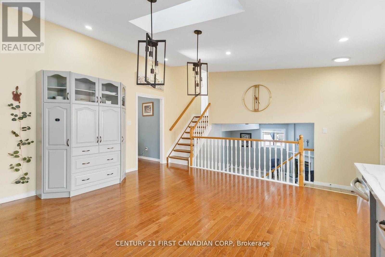 256 White Sands Drive, London South, Ontario  N6M 1H9 - Photo 16 - X12068232