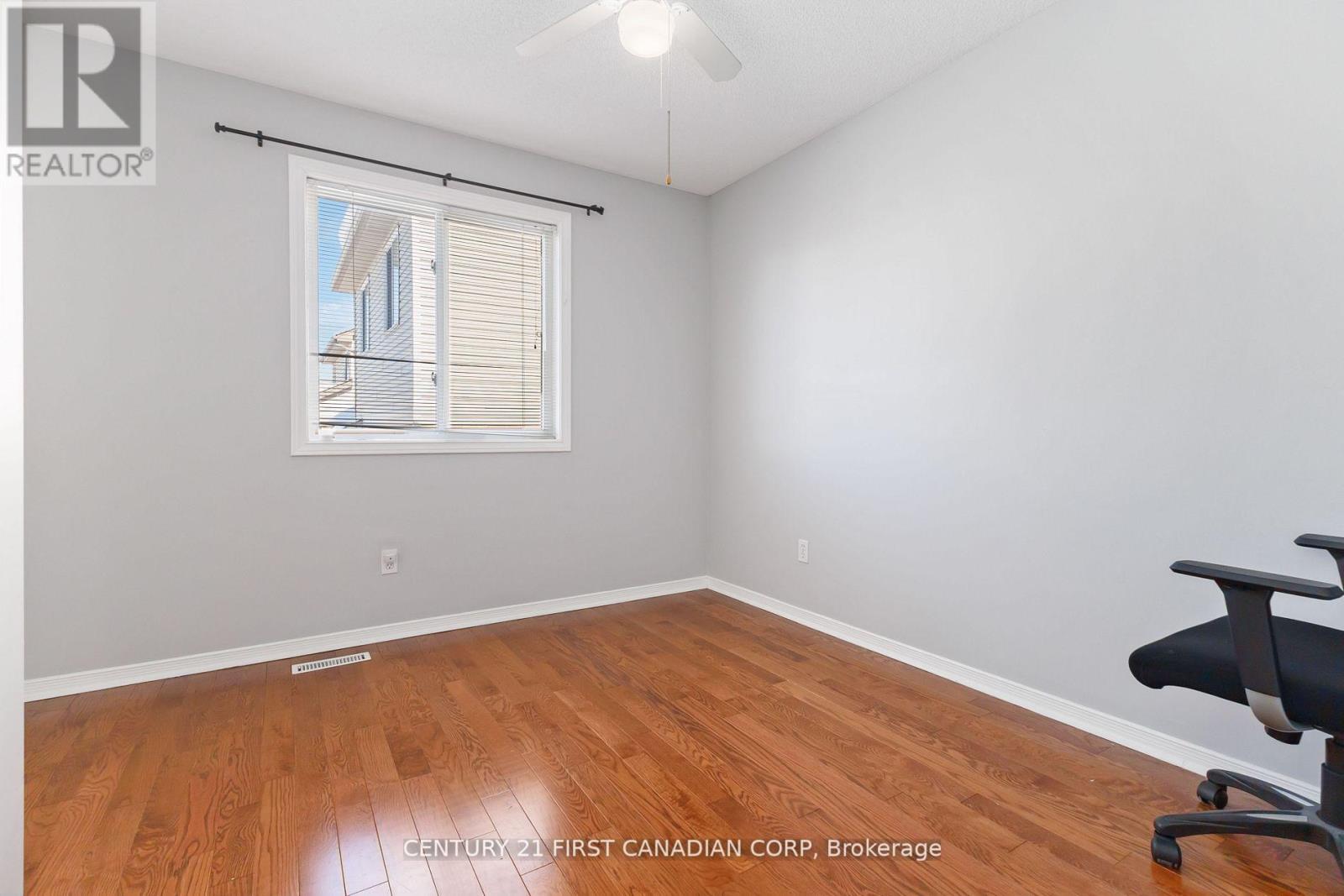 256 White Sands Drive, London South, Ontario  N6M 1H9 - Photo 19 - X12068232