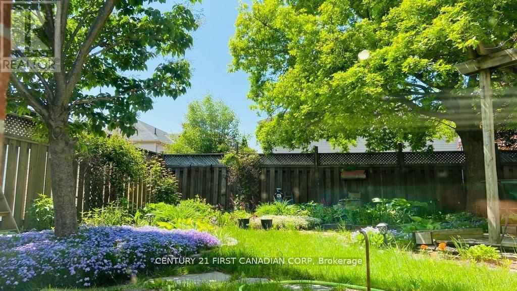 256 White Sands Drive, London South, Ontario  N6M 1H9 - Photo 31 - X12068232
