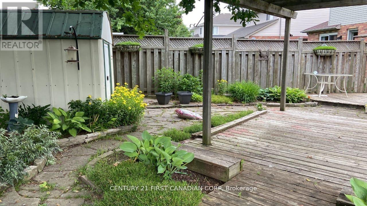 256 White Sands Drive, London South, Ontario  N6M 1H9 - Photo 36 - X12068232