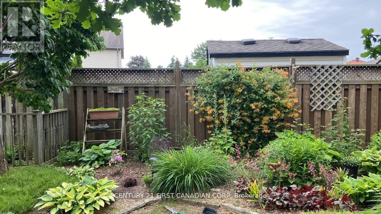 256 White Sands Drive, London South, Ontario  N6M 1H9 - Photo 37 - X12068232