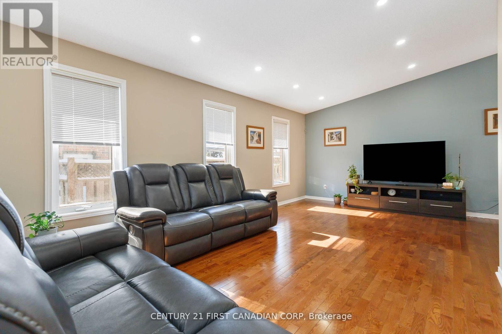 256 White Sands Drive, London South, Ontario  N6M 1H9 - Photo 8 - X12068232