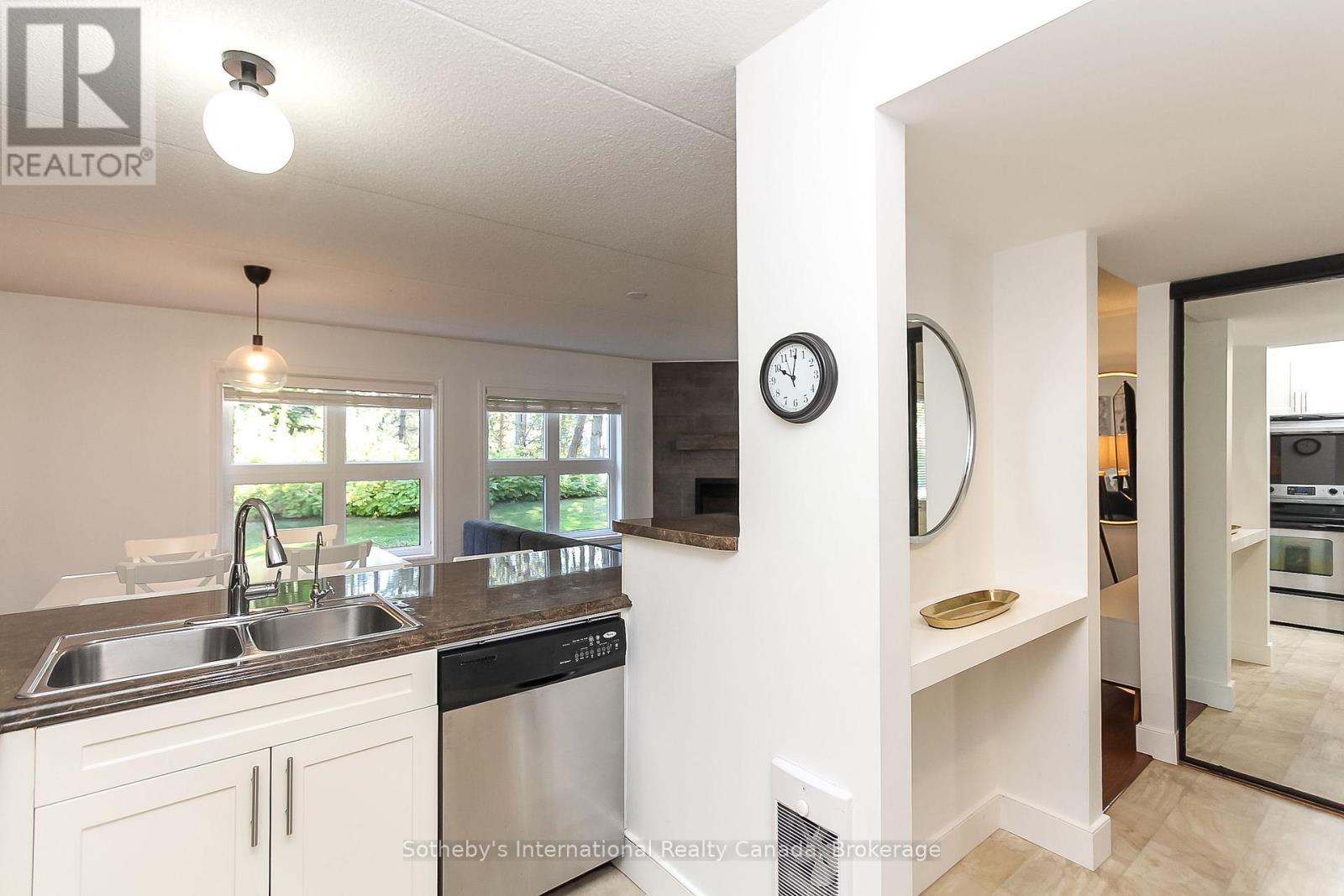 411 Mariners Way, Collingwood, Ontario  L9Y 5C7 - Photo 5 - S12068238