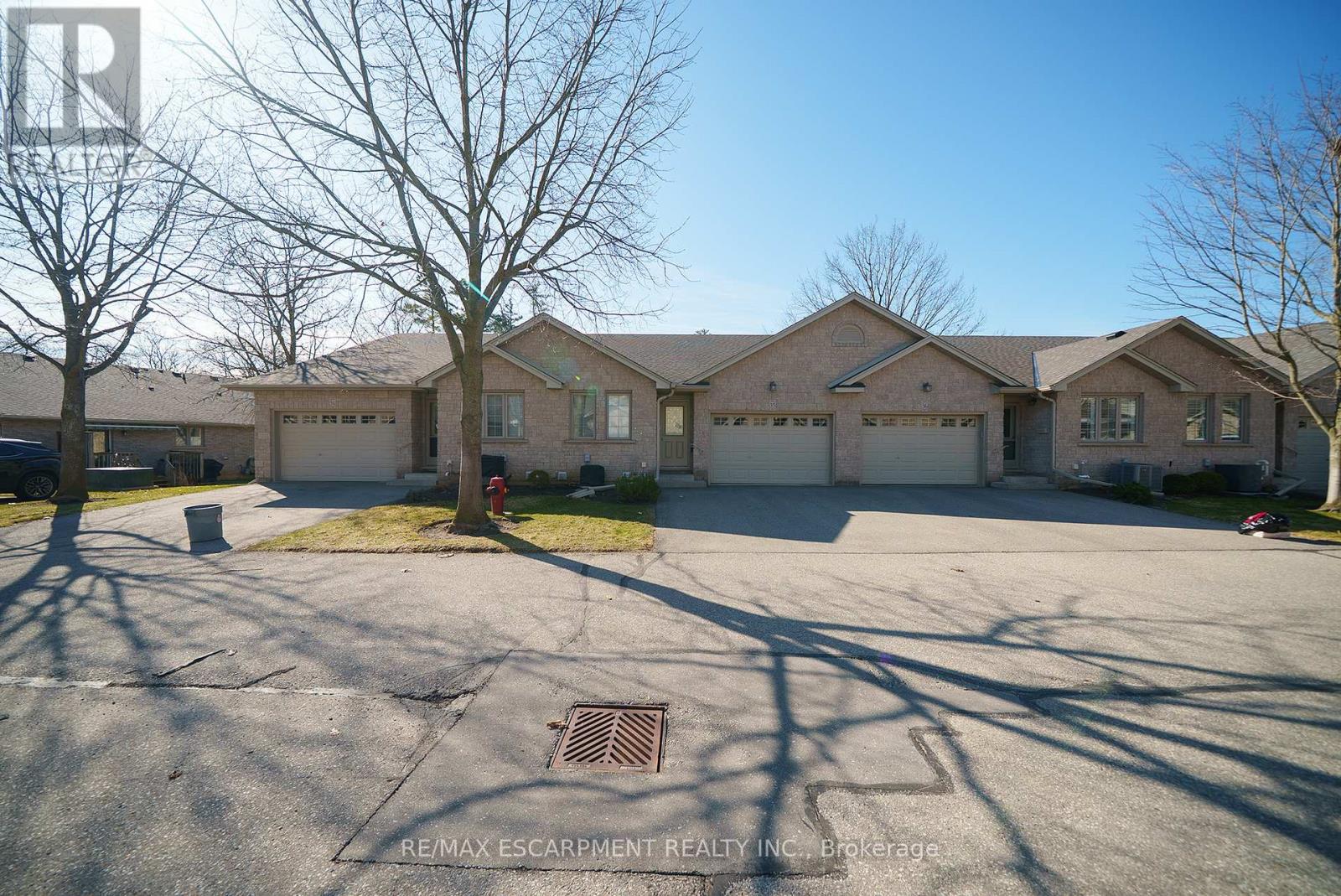 35 - 35 Stratford Terrace, Brantford, Ontario  N3T 6R8 - Photo 2 - X12068234