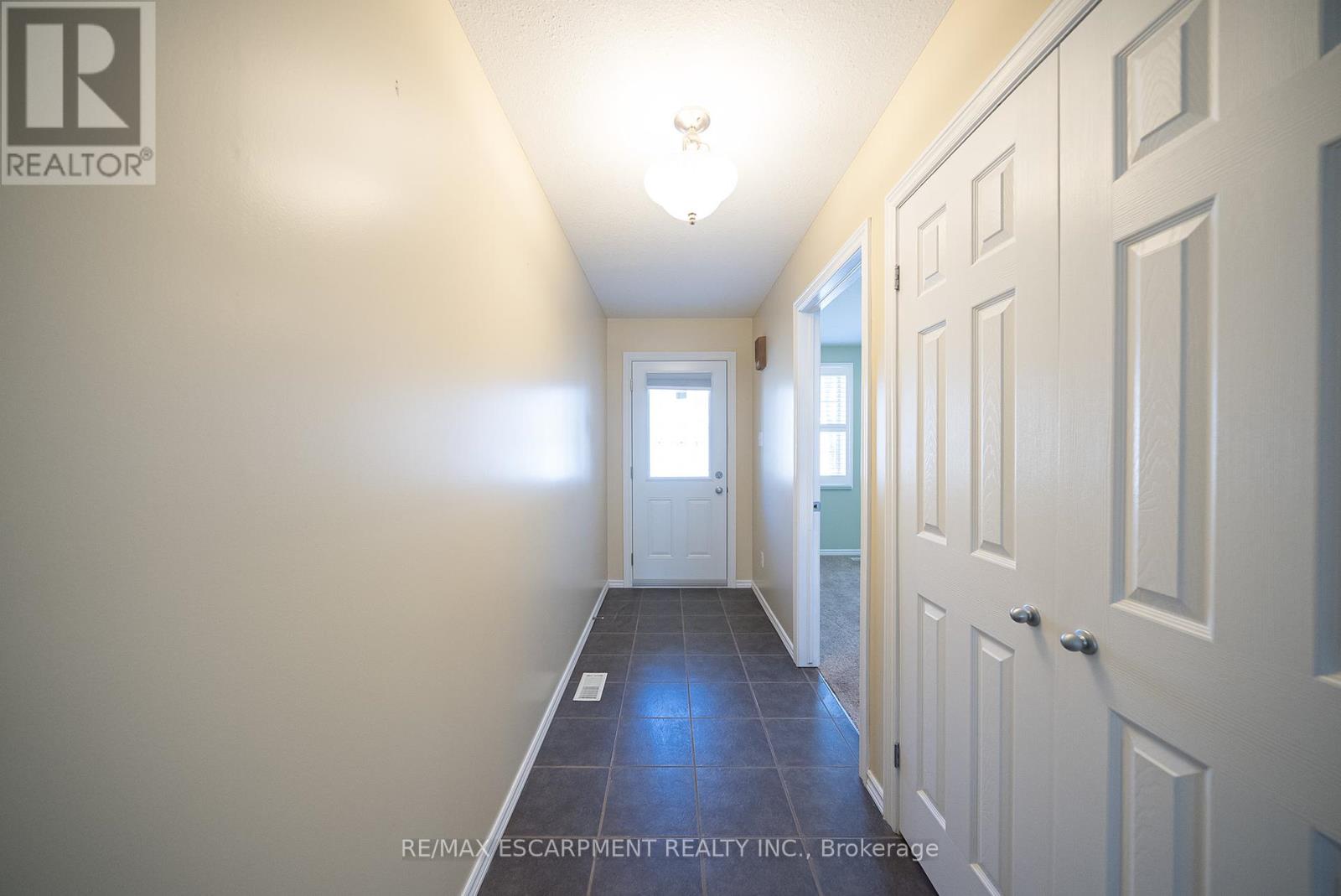 35 - 35 Stratford Terrace, Brantford, Ontario  N3T 6R8 - Photo 3 - X12068234