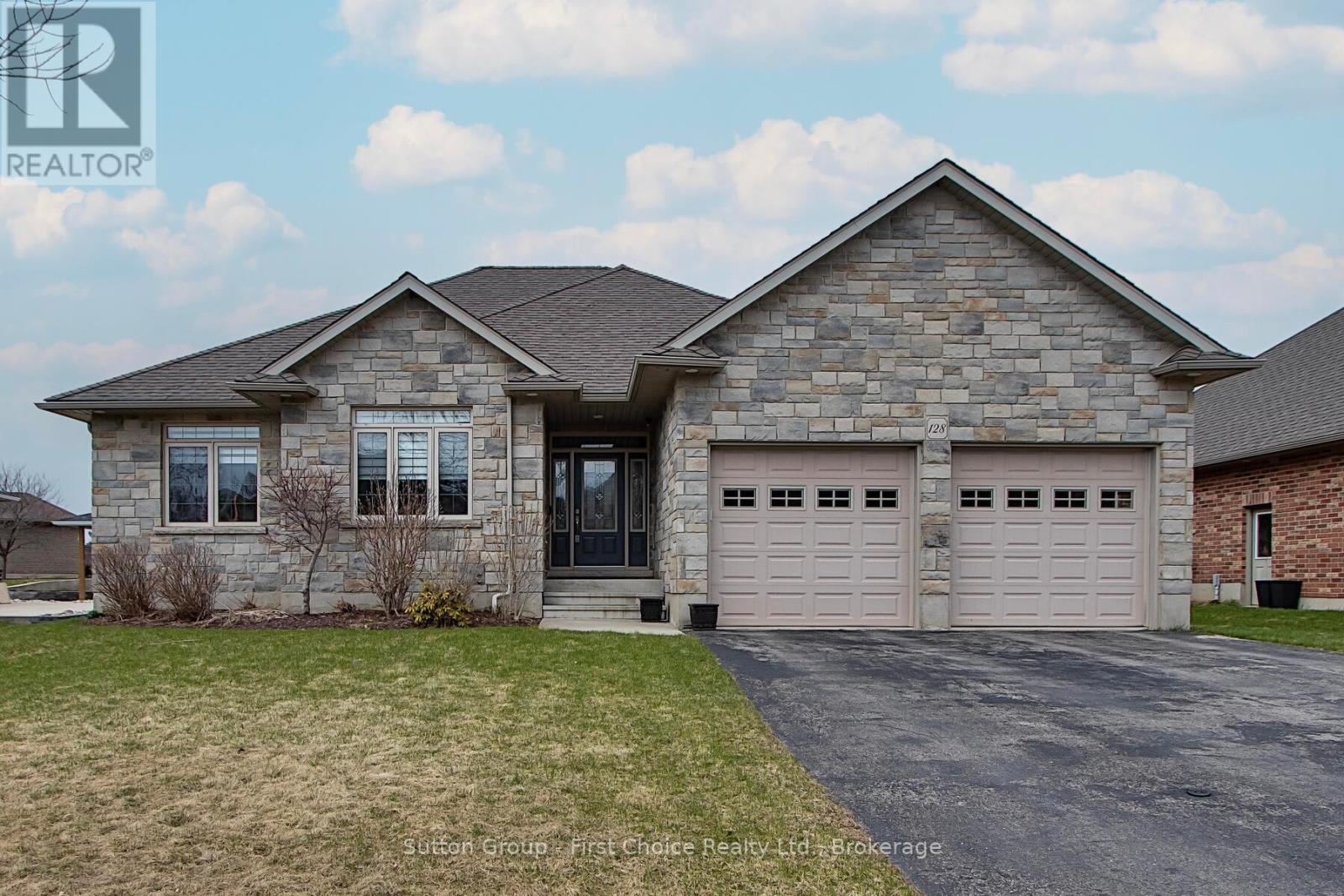 128 SIR ADAM BECK ROAD, Stratford, Ontario