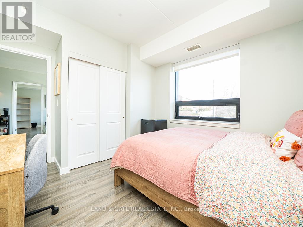 102 - 1291 Gordon Street, Guelph, Ontario  N1G 5H7 - Photo 11 - X12068326
