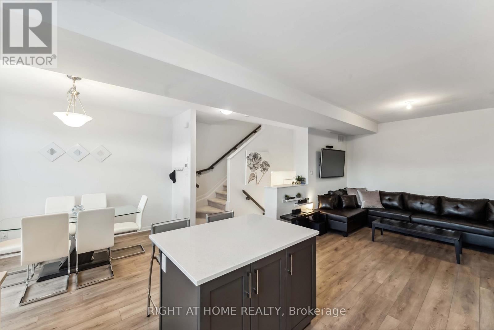 167 Attwell Private, Ottawa, Ontario  K2K 0P6 - Photo 8 - X12068317