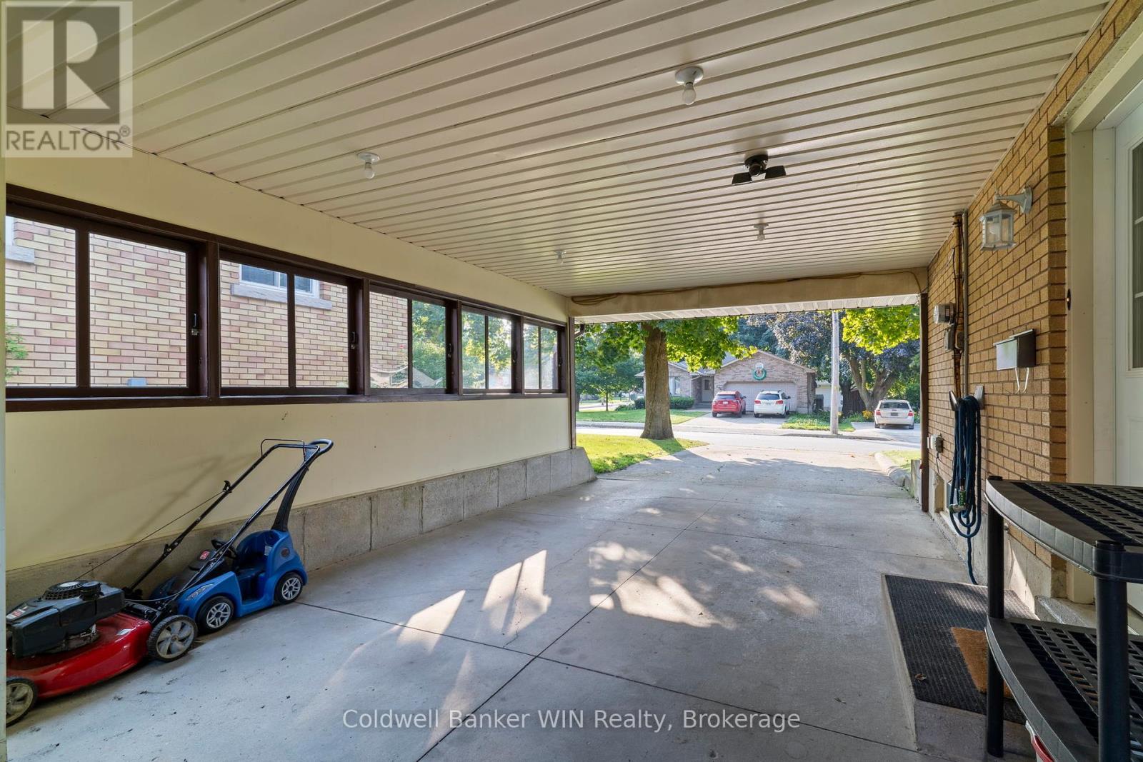 289 Birmingham Street E, Wellington North, Ontario  N0G 2L2 - Photo 32 - X12068306