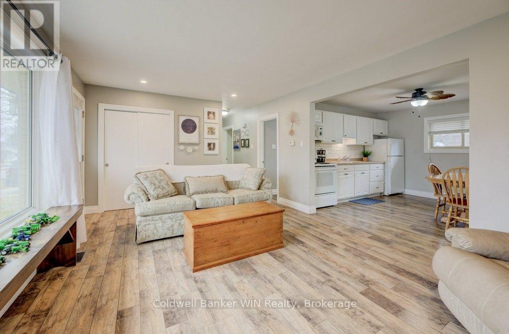 289 Birmingham Street E, Wellington North, Ontario  N0G 2L2 - Photo 9 - X12068306