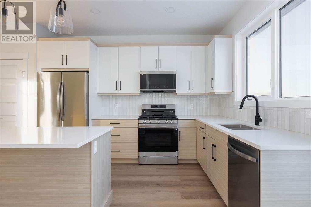 Property at 696 Athabasca Avenue image 3