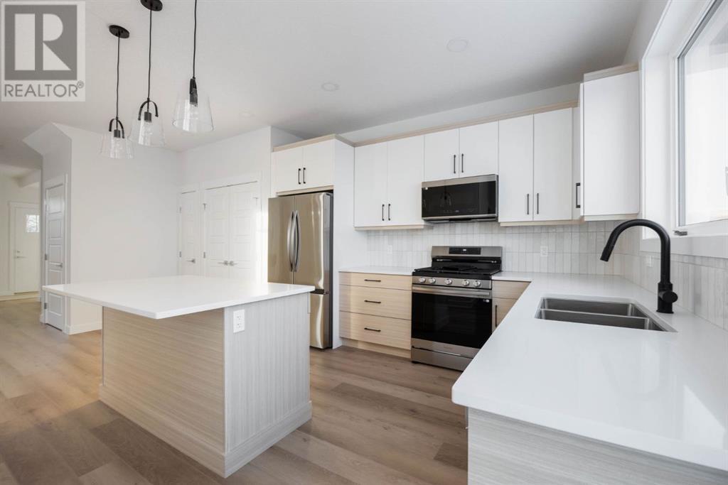 Property at 696 Athabasca Avenue image 4