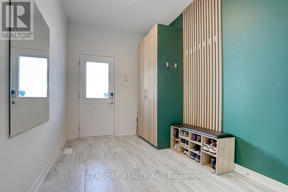 Property at 72 CHICAGO LANE image 3