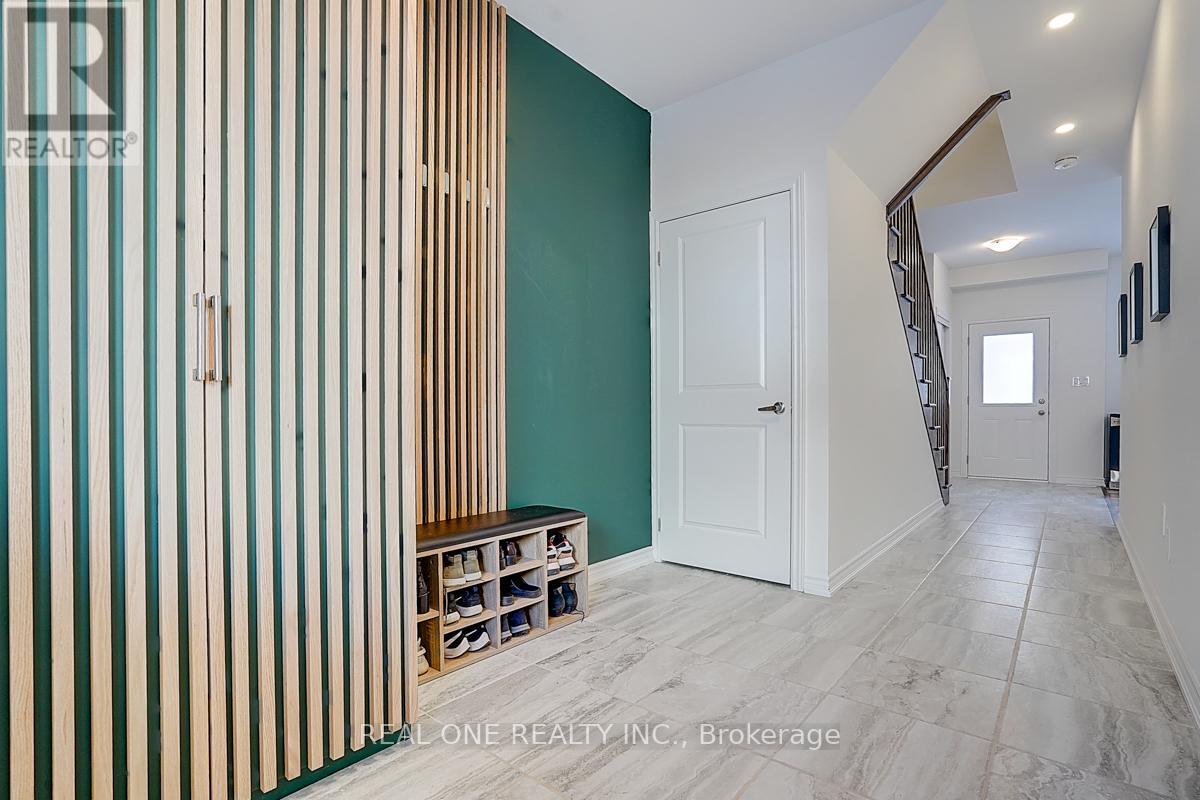 Property at 72 CHICAGO LANE image 4