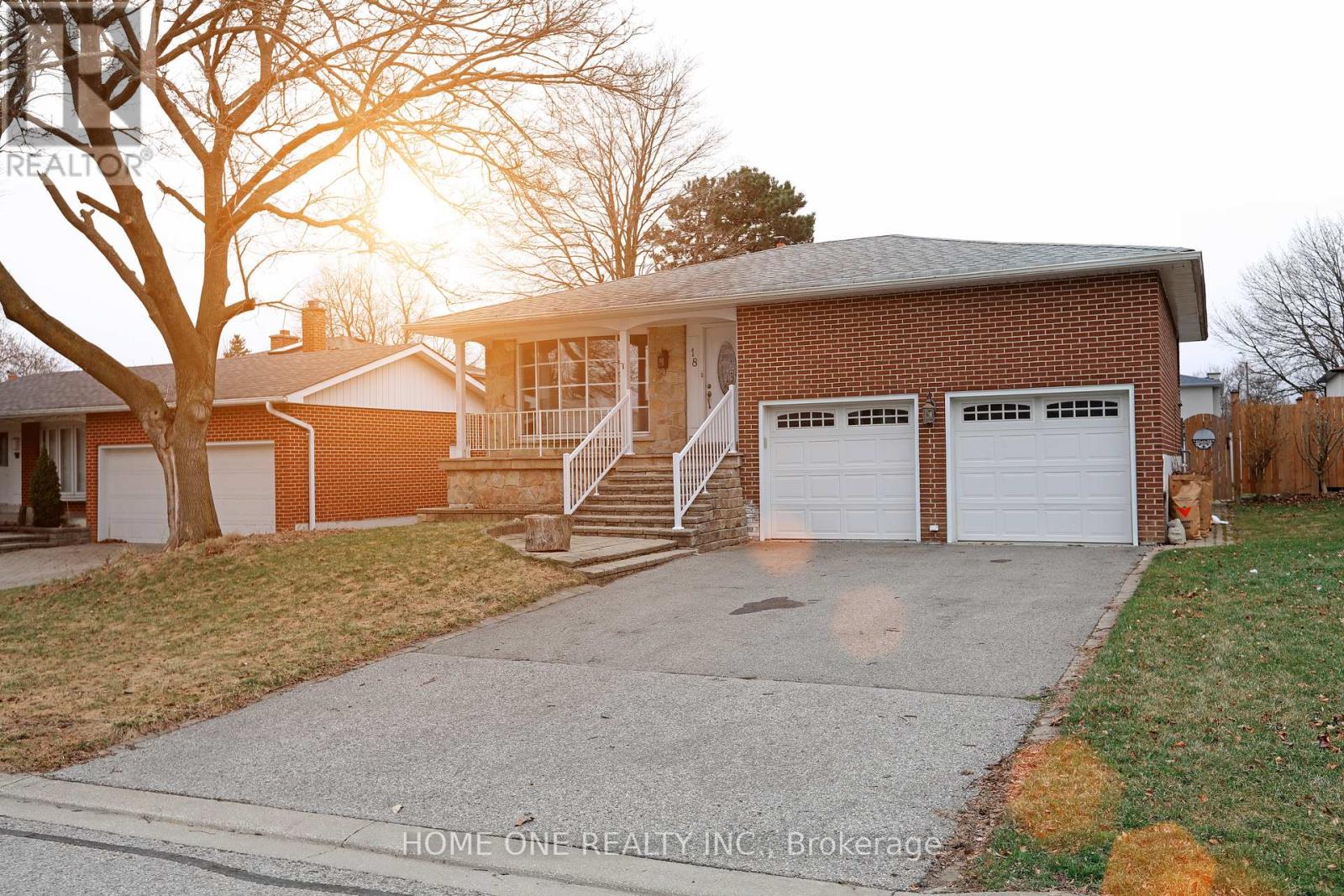 Property at 18 SHADY LANE CRESCENT image 1