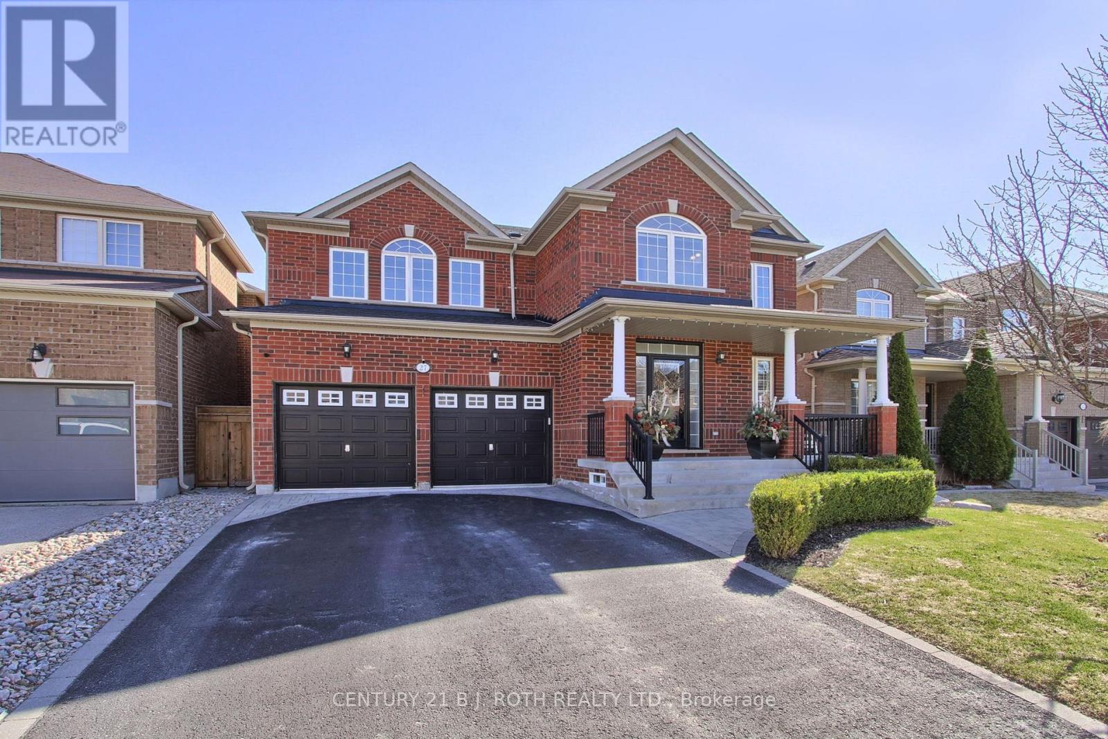 Property at 27 NICKLAUS DRIVE image 4