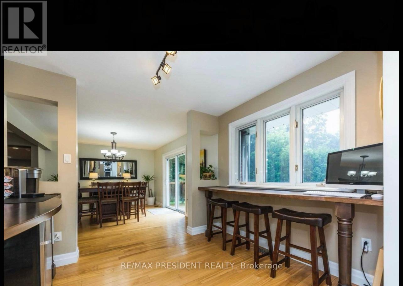 6078 Old Church Road S, Caledon (Caledon East), Ontario  L7C 1G6 - Photo 4 - W12068329