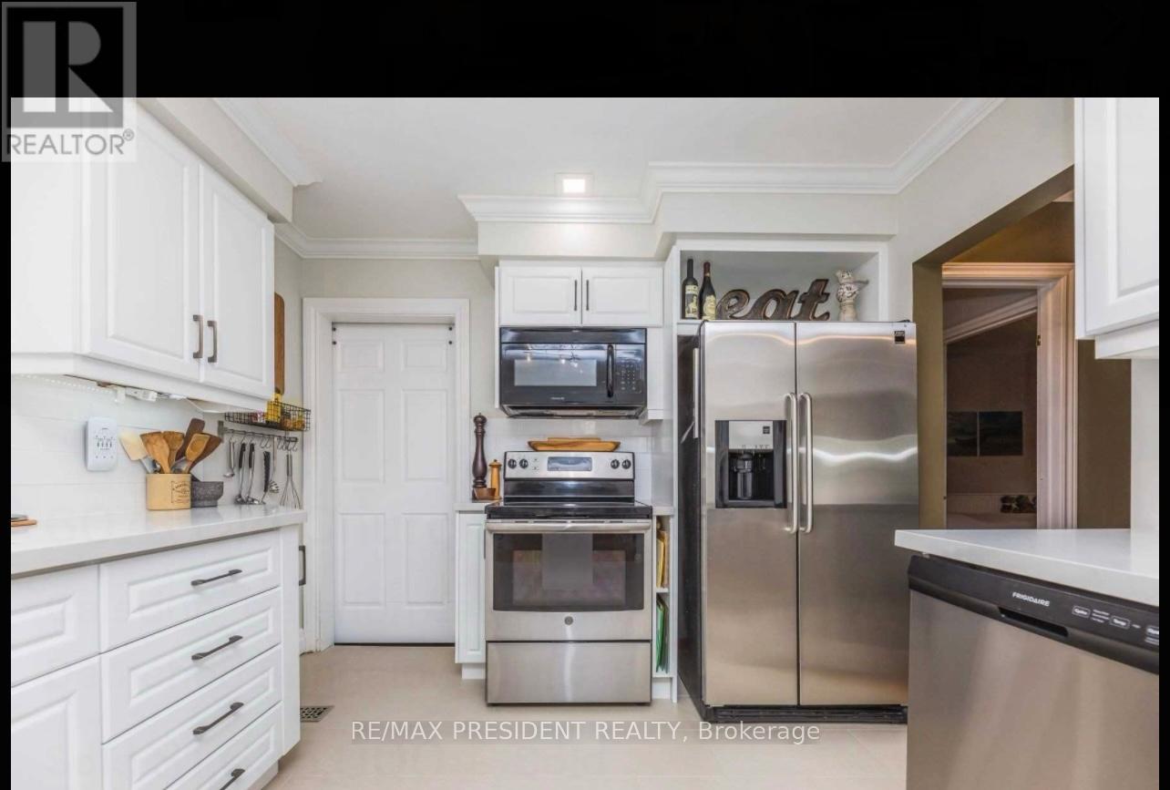 6078 Old Church Road S, Caledon (Caledon East), Ontario  L7C 1G6 - Photo 8 - W12068329