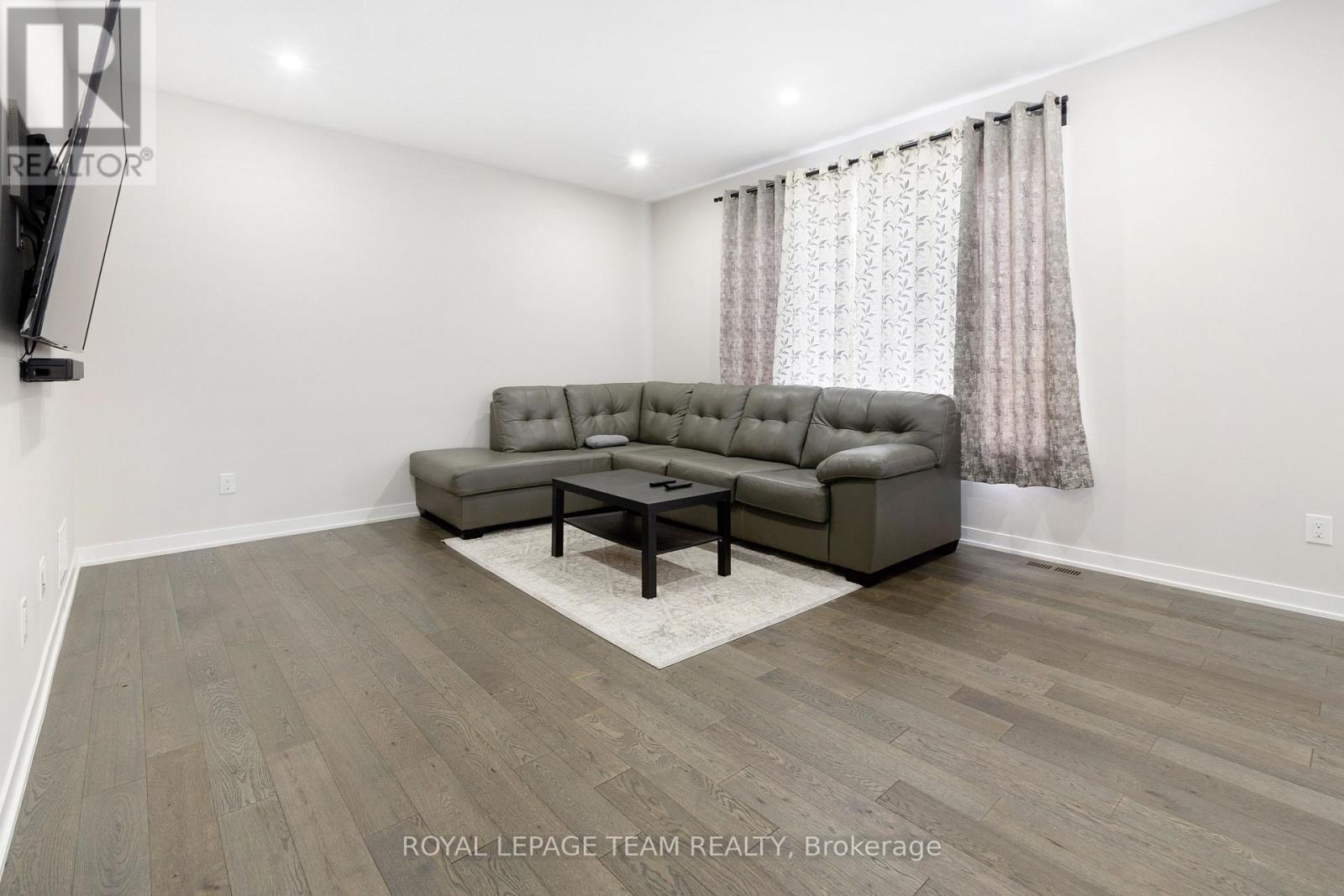 300 Appalachian Circle, Ottawa, Ontario  K2J 6X2 - Photo 5 - X12067995