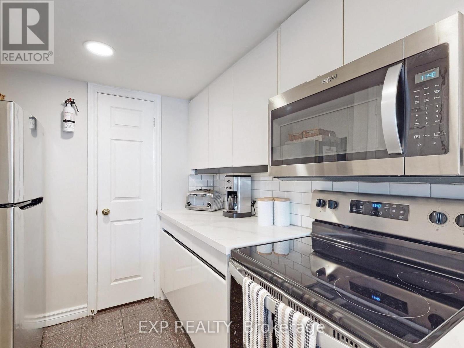 215 - 120 Fairway Court, Blue Mountains, Ontario  L9Y 0P8 - Photo 16 - X12068316