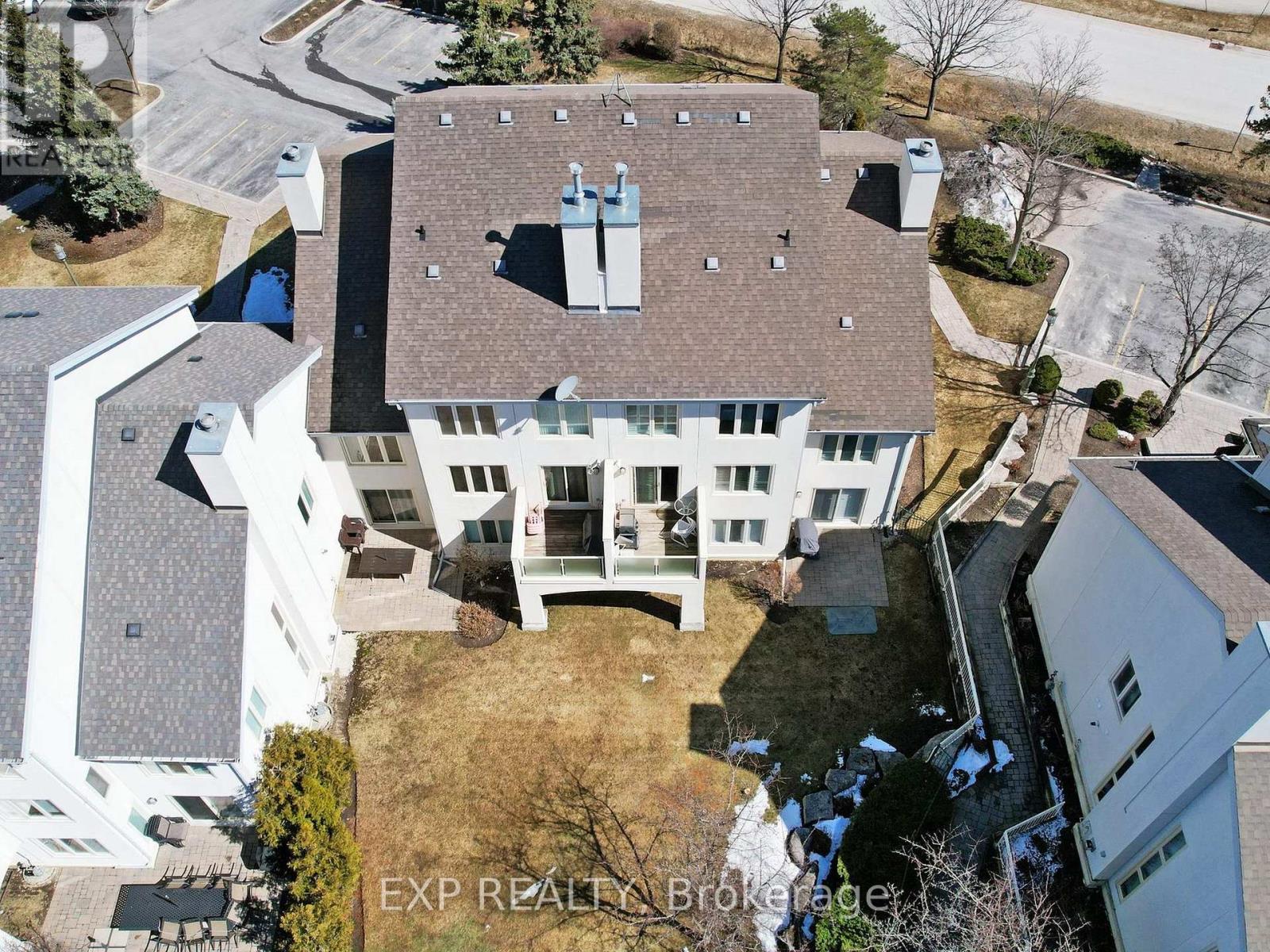 215 - 120 Fairway Court, Blue Mountains, Ontario  L9Y 0P8 - Photo 34 - X12068316