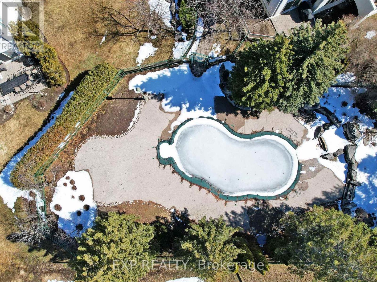 215 - 120 Fairway Court, Blue Mountains, Ontario  L9Y 0P8 - Photo 36 - X12068316