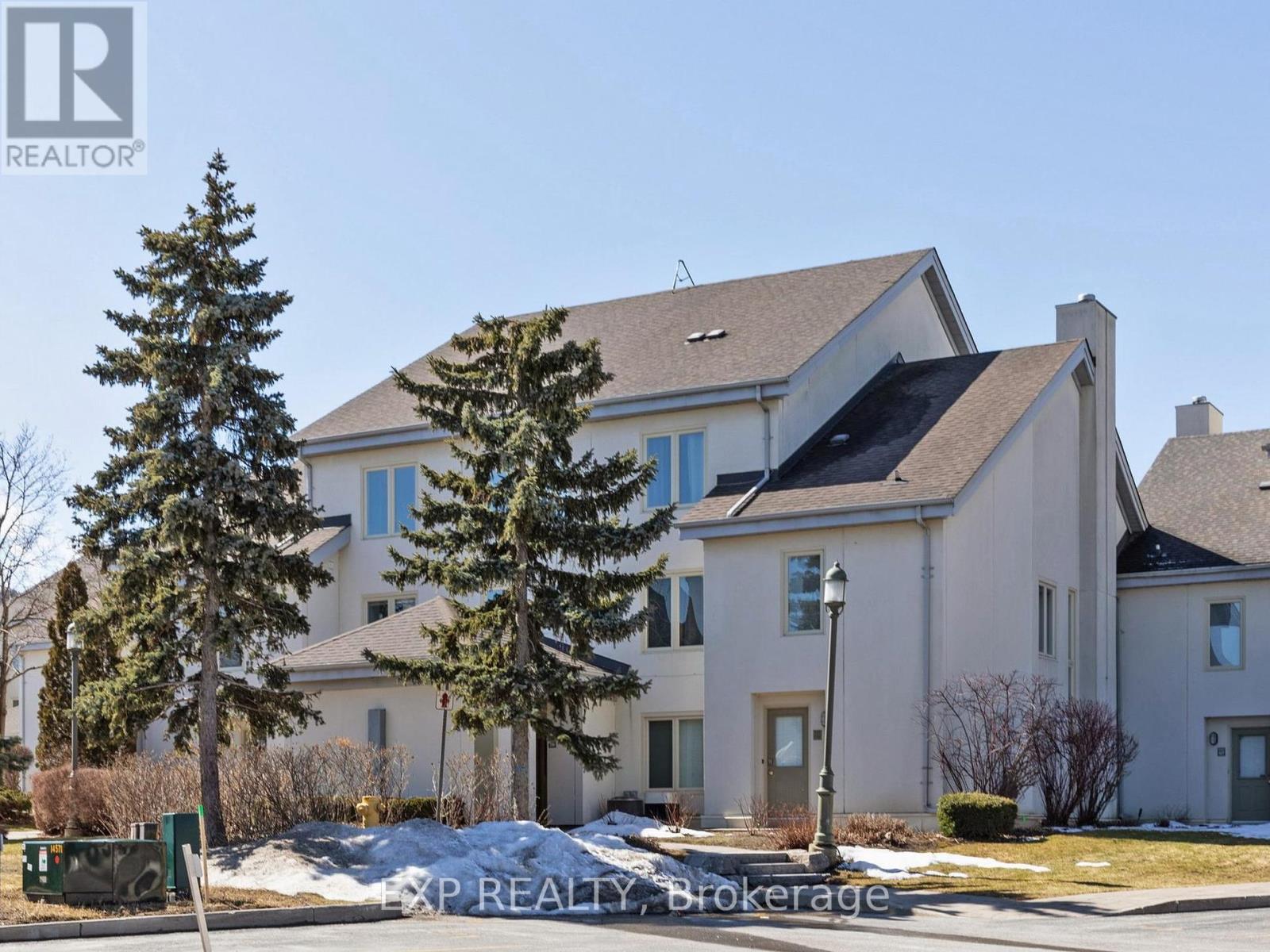 215 - 120 Fairway Court, Blue Mountains, Ontario  L9Y 0P8 - Photo 5 - X12068316