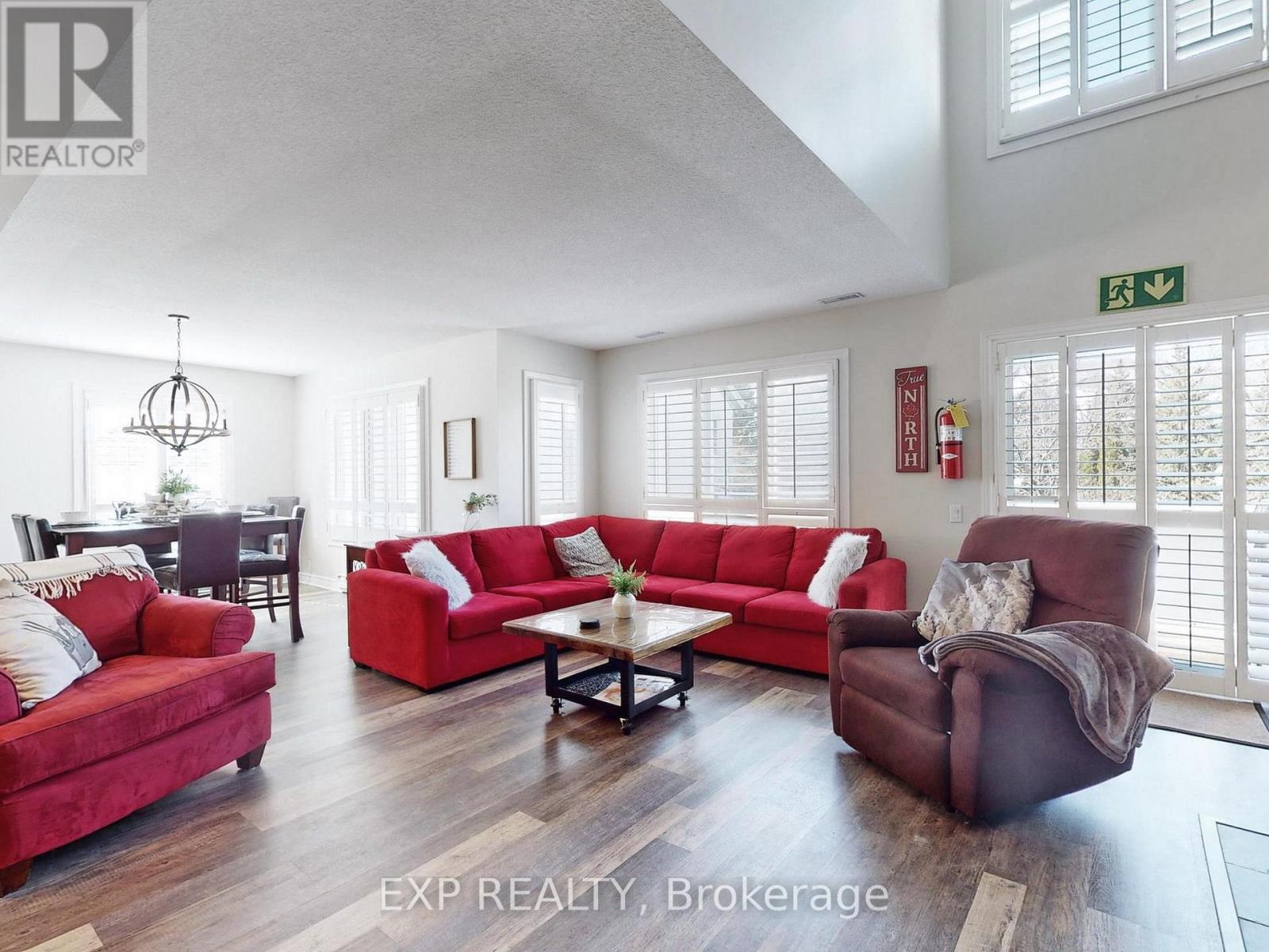 215 - 120 Fairway Court, Blue Mountains, Ontario  L9Y 0P8 - Photo 6 - X12068316
