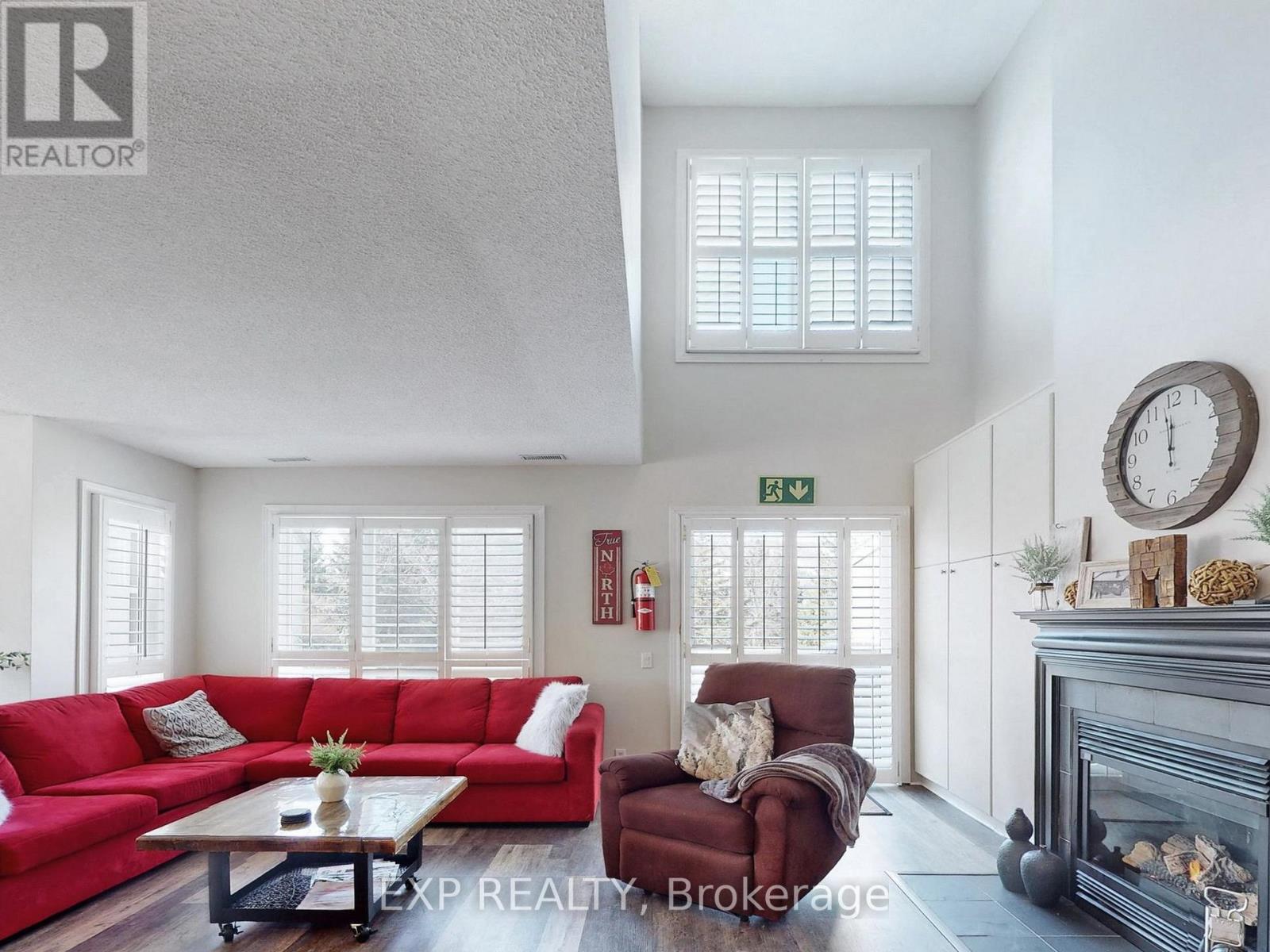 215 - 120 Fairway Court, Blue Mountains, Ontario  L9Y 0P8 - Photo 7 - X12068316